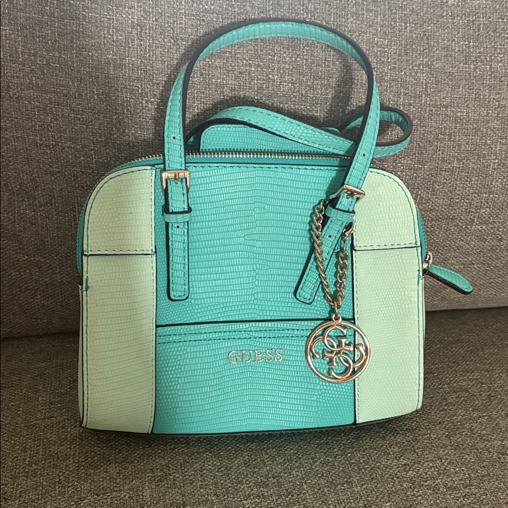 Guess baby blue and light blue crossbody/purse